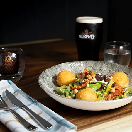 The Bay & Luxury فندق