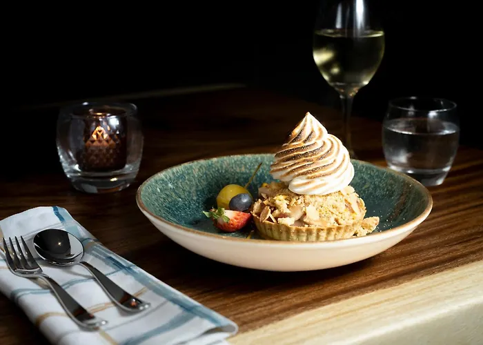 The Bay & Luxury 호텔