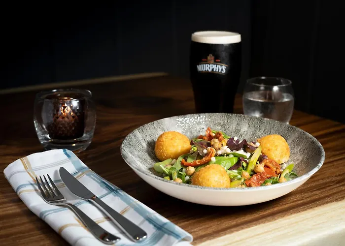 The Bay & Luxury 호텔