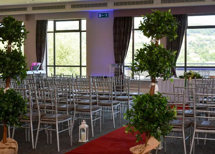 The Bay & Luxury 3* 켄마어